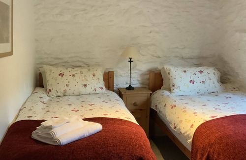 Llanycil Cottage | Self catering luxury holiday cottage by Lake Bala. Pet friendly.