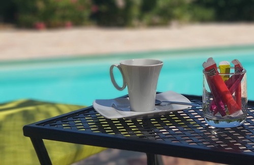Gemenos Apartment | Self-catering studio at Villa Garlaban *.