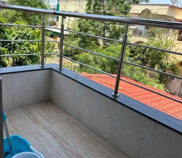 Nagpur Apartment | Self Check In 1BHK Home fully Equipped Kitchen