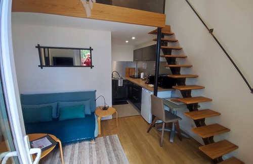 Saint-Vallier-de-Thiey Apartment | Self-contained studio in regional nature park.