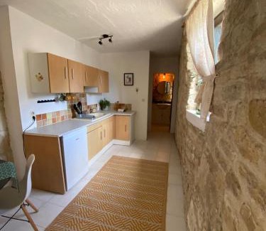 La Courade Apartment | Self contained Guest House in Juillé