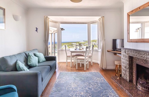 Portreath House | Self-contained property in Portreath with panoramic sea views - private entrance