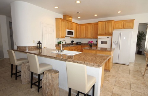 Spring Valley House | SEMA ready, GUARD GATED ESTATE HOUSE Summerlin area 5-Bdrm/Private Baths, Pool,
