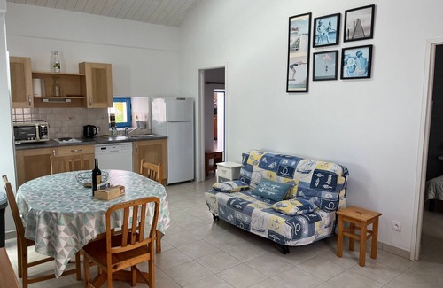Barbatre House | Semi-detached house in Barbâtre, near beach, 4 people, Wi-Fi, enclosed garden