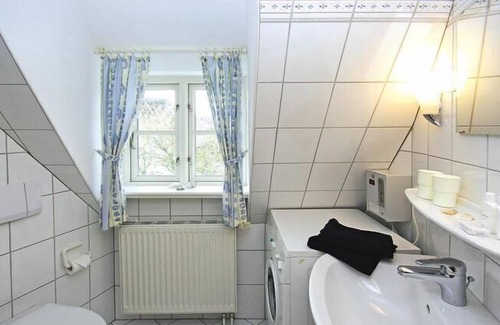 Oldsum House | Semi detached house, Oldsum