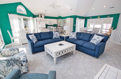 Monteray Shores House | Semi-Soundfront, Private Pool, Hot Tub, Gas grill, MS9, Mango Manor