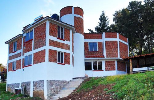 Senguio Cabin | Senda Monarca