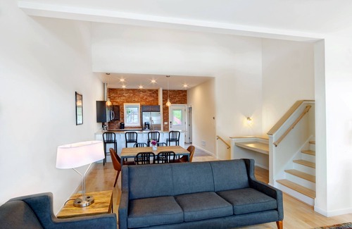 Watkins Glen House | Seneca Breeze Vacation Rental - Walking to Watkins Glen Attractions