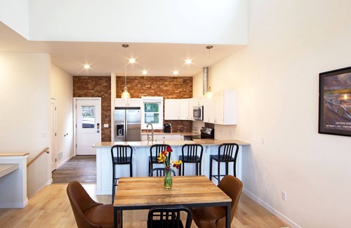 Watkins Glen House | Seneca Breeze Vacation Rental - Walking to Watkins Glen Attractions