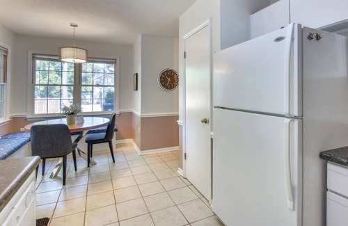 Seneca House | Seneca Escape w/Screened Patio: Near Lakes!