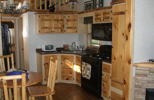 Hector Cabin | Seneca Lake -"Butternut Camp" near Wineries & Watkins Glen Race track