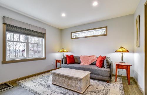 Valois Apartment | Seneca Lake Wine Trail Studio with Water View!