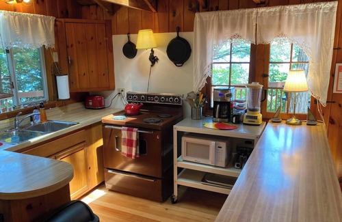 Valois Cabin | Seneca Lakefront Cabin & Beach Cottage