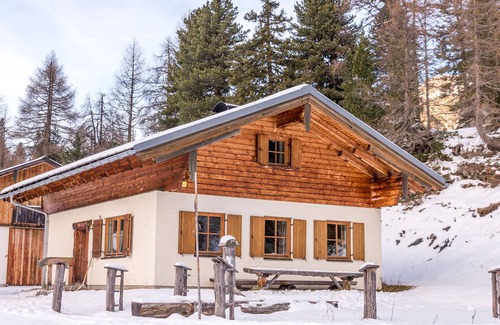 Untertauern Ski Chalet | "Sennhütte" quietly situated alpine hut in Obertauern with Swiss stone pine sauna