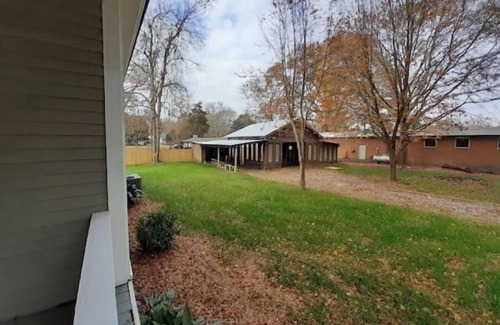 Turin House | Senoia Farmhouse close to town, the home of The Walking Dead.
