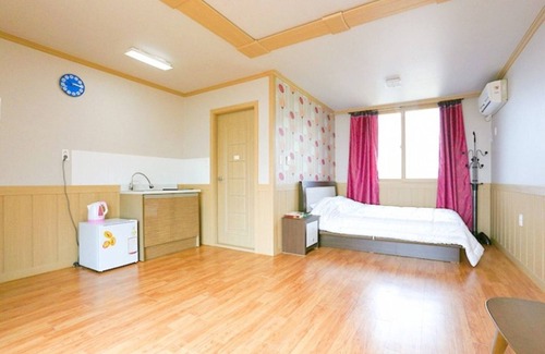 Andeok House | Seoguipo Umblanc Pension
