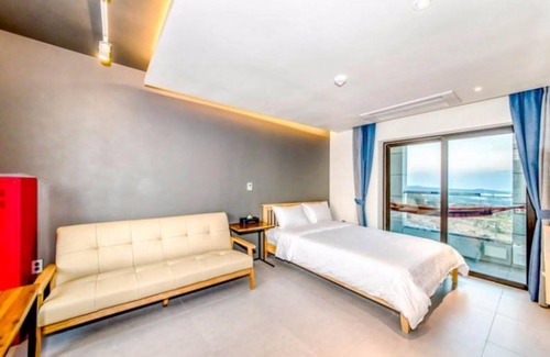 Seogwipo City House | Seogwipo Donnaeko Pension