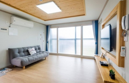 Seogwipo City House | Seogwipo Donnaeko Pension
