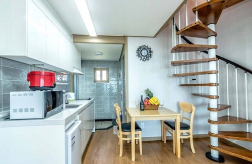 Andeok House | Seogwipo Jadam House Pension
