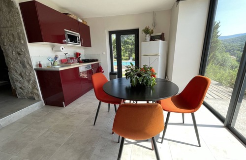 Lodeve Apartment | Separate apartments in villa with pool