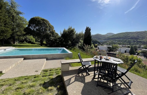 Lodeve Apartment | Separate apartments in villa with pool