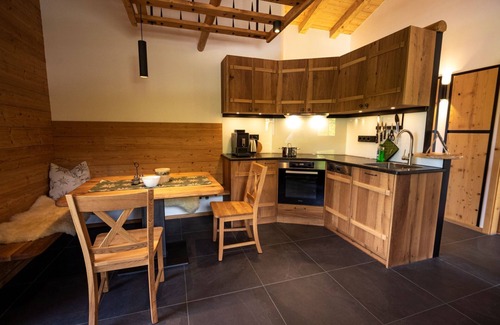 Schwob House | "sepperl Alm" für 4-6 Personen, 2 Separate Schlafzimmer, Terrasse mit Bergblick, Whirlpool, Infrarotliegen