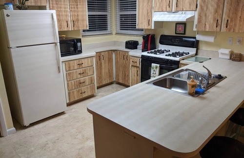 New Smyrna Beach House | Sept Deals! New Smyrna Beach Retreat Ocean Views,Flagler Ave,shops, close to all