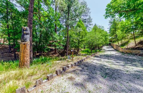 Ruidoso House | Sequioa Cottage: Feel the Love, Inside and Out!
