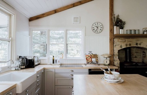 Blackheath House | Sequoia Retreat: Relaxing Bush Cabin in Blackheath