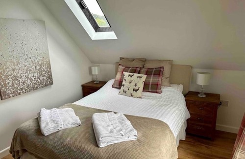 Leominster Cabin | Serafina Lodge