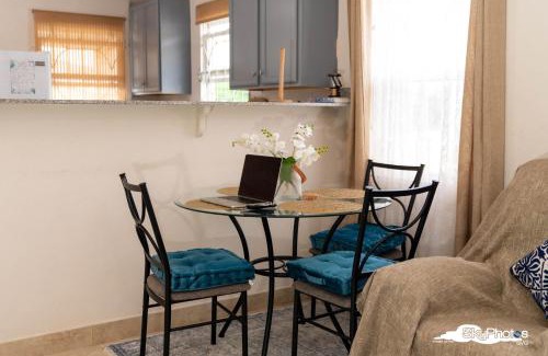 Charnocks House | Serendipity in The Villages