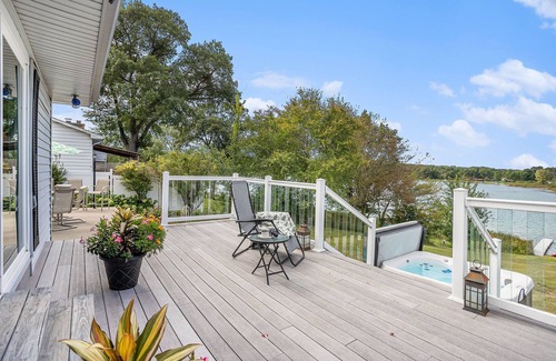 Sturgis House | Serendipity on Grey Lake - Sturgis, MI