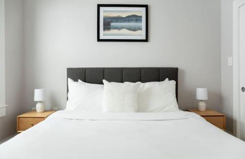 Theatre District Apartment | Serene 1BR with 99 WalkScore Fast Wifi and SmartLock