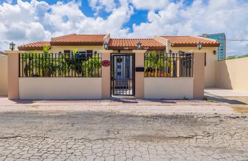 Palm Beach Apartment | Serene 4BR Palm Beach Villa Beach Rose by Bocobay