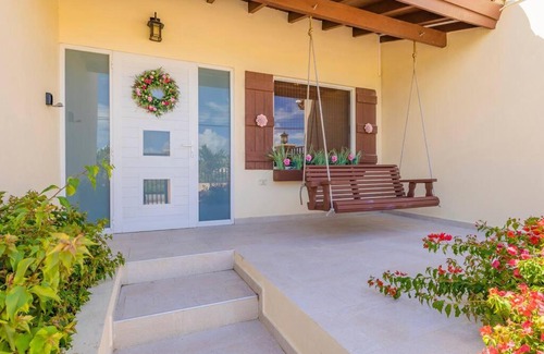 Palm Beach Apartment | Serene 4BR Palm Beach Villa Beach Rose by Bocobay