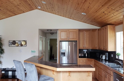 Long Barn Cabin | Serene Alpine Escape near Pinecrest Lake with fast Wi-Fi + EV Charging Station