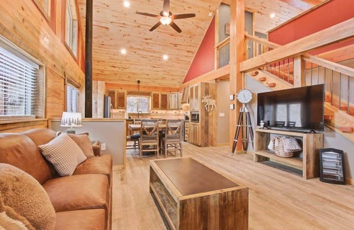 Garden Valley Cabin | Serene and cozy updated log cabin in the woods