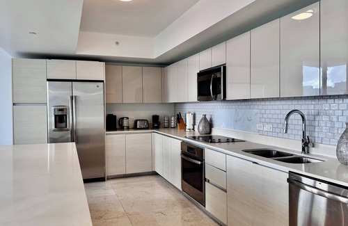 Hudson Yards House | Serene apartment in New York with city views