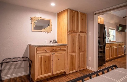 Wood County Cabin | Serene beautiful country cabin on beautiful pond