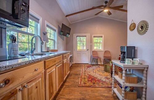 Wood County Cabin | Serene beautiful country cabin on beautiful pond