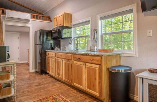 Wood County Cabin | Serene beautiful country cabin on beautiful pond