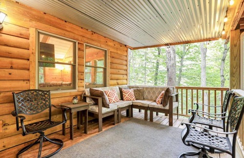 Apple Valley Cabin | Serene cabin at Apple Valley Lake