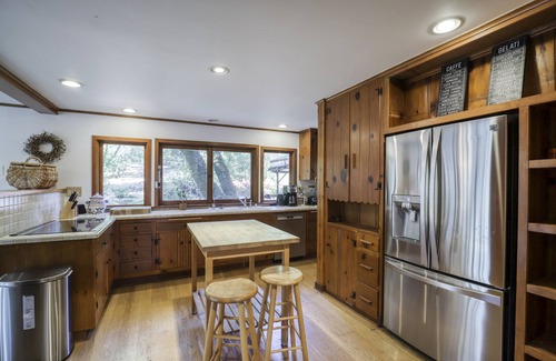 Santa Rosa Cottage | Serene Calistoga Cottage w/Pool & Hot tub in 9 acres of Woodland
