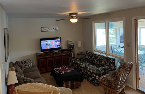 Litchfield Cottage | Serene cottage on pristine Lac Leslie