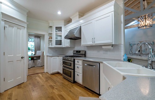 Montrose House | Serene & elegant Montrose home with private Yoga Studio and TV in every bedroom