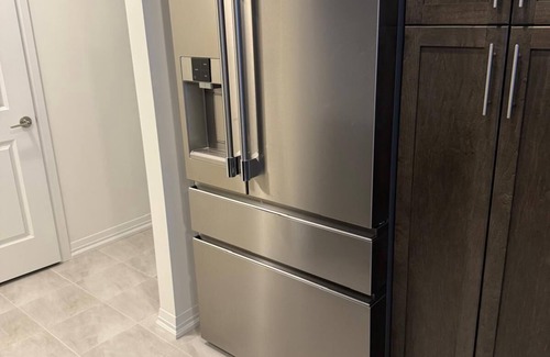 Thorold House | Serene Escape Near Niagara Fallsnby Hunza Royal Stays