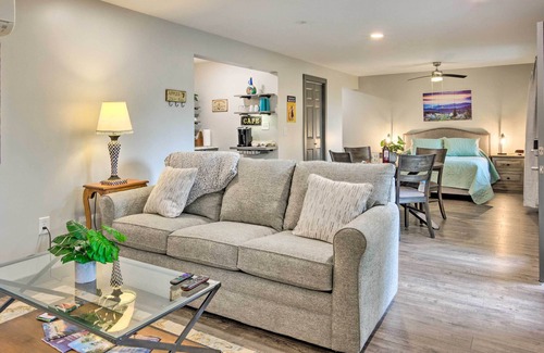 Franklin Apartment | Serene Escape w/Mountain Views, Near Dtwn!