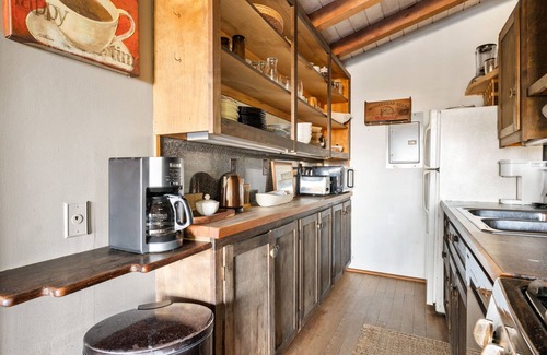 Folly Beach House | Serene Folly Marsh House w/Hot tub!
