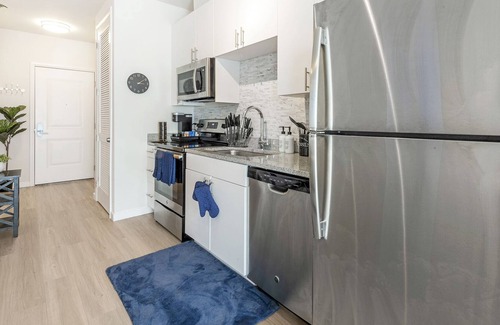Downtown Baltimore Apartment | Serene Garden View Studio | Luxury | DWTN Baltimore | Sports | Parking