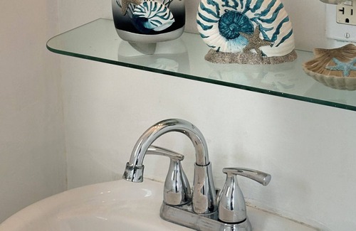Nassau Condo | "Serene Getaway in a Private Oasis with Luxury Amenities!"